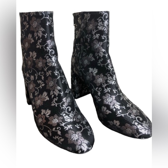 Lewit Lanzo Floral Silver and Black Block Heel Bootie Size 36.5 US Size 6 - Picture 1 of 12